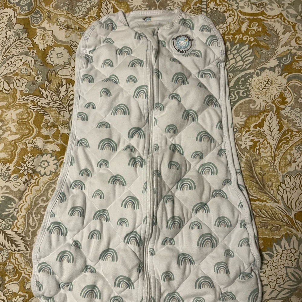 DREAMLAND BABY LIKE NEW RAINBOW GENDER NEUTRAL WEIGHTED SWADDLE